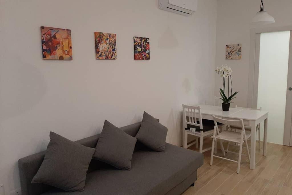 Casetta Alu' - Il Tuo Nido A Stampace Cagliari Bagian luar foto