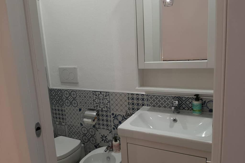 Casetta Alu' - Il Tuo Nido A Stampace Cagliari Bagian luar foto
